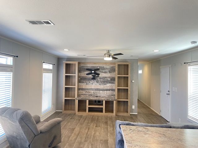 900 Quail Run, Seven Points, TX 75143