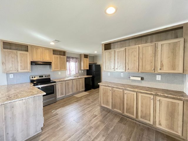 900 Quail Run, Seven Points, TX 75143