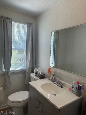 5287 Strawberry Lane, Willoughby, OH 44094