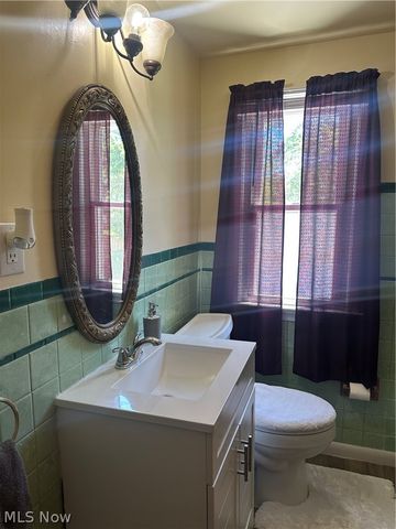5287 Strawberry Lane, Willoughby, OH 44094