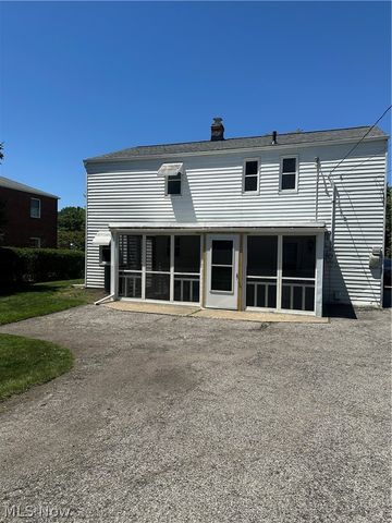 5287 Strawberry Lane, Willoughby, OH 44094