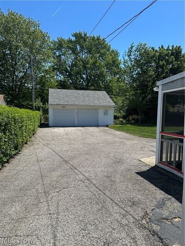 5287 Strawberry Lane, Willoughby, OH 44094