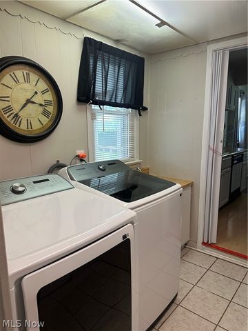 5287 Strawberry Lane, Willoughby, OH 44094