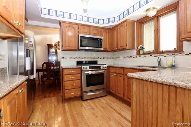 24199 Colonial Drive, Woodhaven, MI 48183