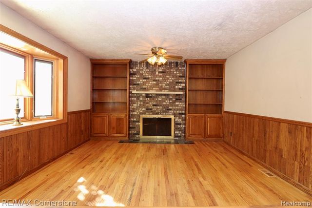 24199 Colonial Drive, Woodhaven, MI 48183