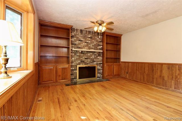 24199 Colonial Drive, Woodhaven, MI 48183