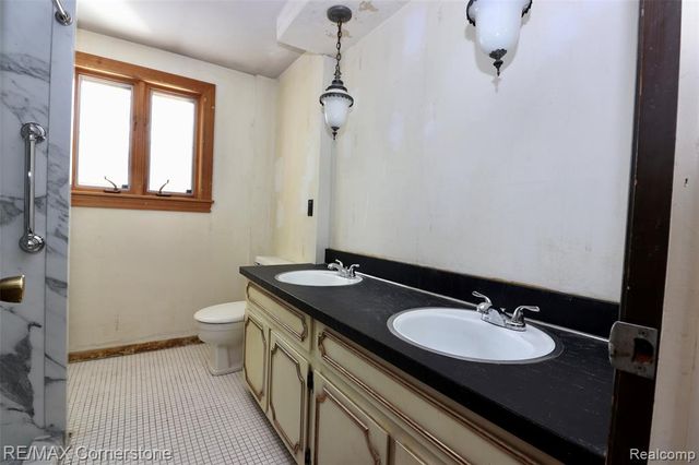 24199 Colonial Drive, Woodhaven, MI 48183