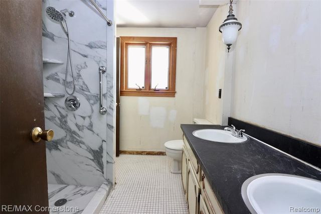 24199 Colonial Drive, Woodhaven, MI 48183