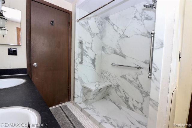 24199 Colonial Drive, Woodhaven, MI 48183
