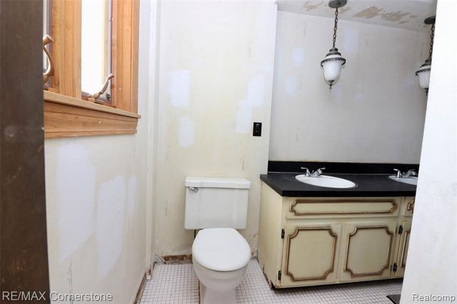 24199 Colonial Drive, Woodhaven, MI 48183