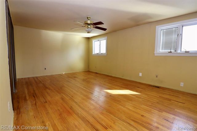 24199 Colonial Drive, Woodhaven, MI 48183