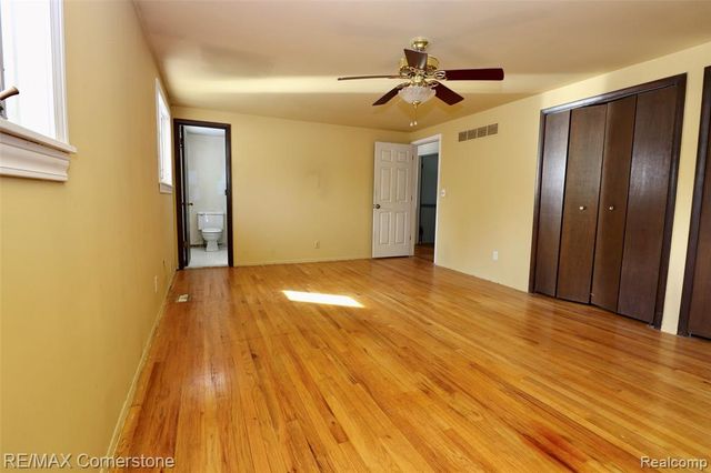 24199 Colonial Drive, Woodhaven, MI 48183