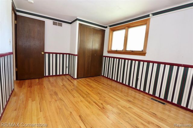 24199 Colonial Drive, Woodhaven, MI 48183