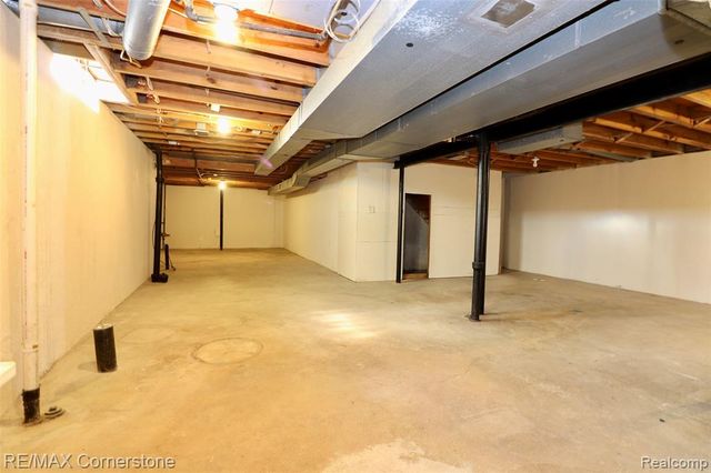 24199 Colonial Drive, Woodhaven, MI 48183