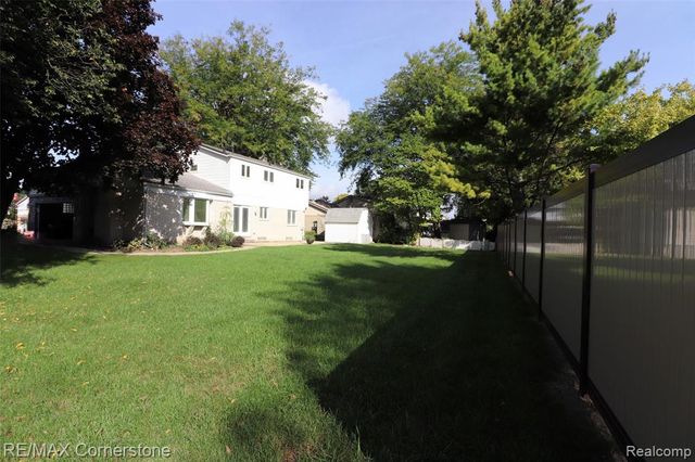 24199 Colonial Drive, Woodhaven, MI 48183