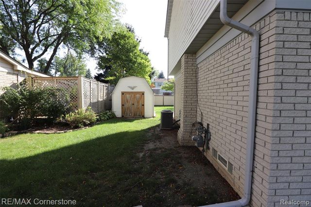24199 Colonial Drive, Woodhaven, MI 48183