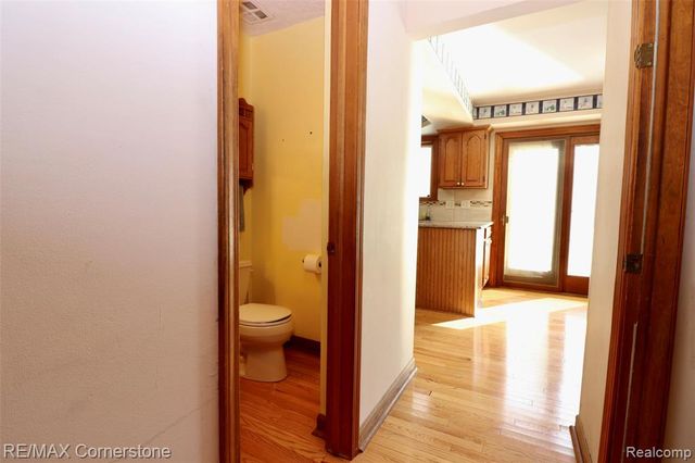24199 Colonial Drive, Woodhaven, MI 48183
