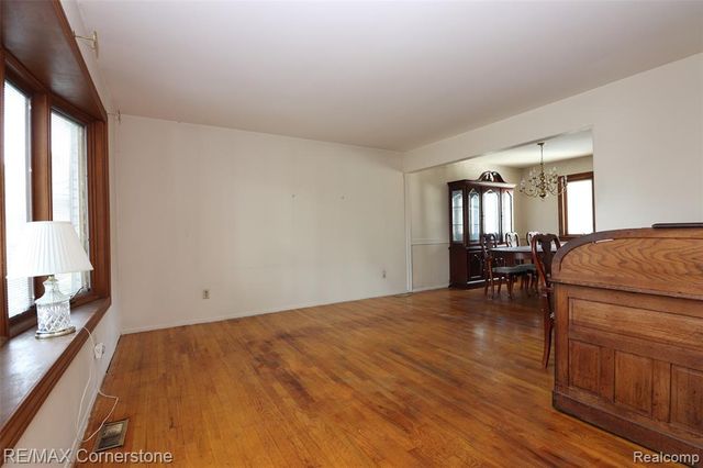 24199 Colonial Drive, Woodhaven, MI 48183