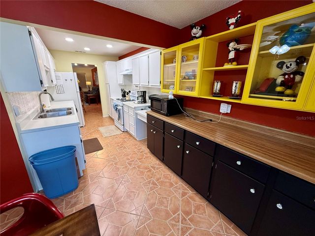 6070 80TH STREET N 105, St Petersburg, FL 33709