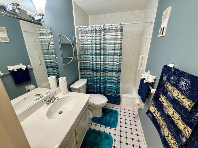 6070 80TH STREET N 105, St Petersburg, FL 33709