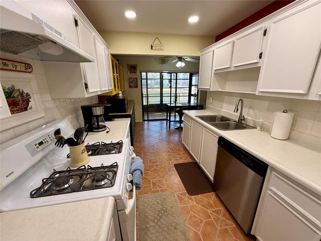 6070 80TH STREET N 105, St Petersburg, FL 33709