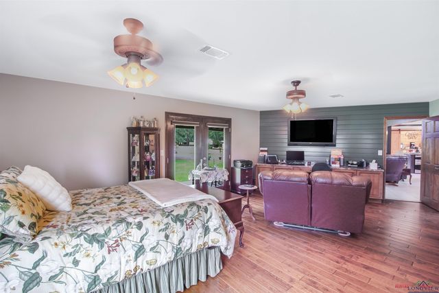 10759 S US Hwy 59, Marshall, TX 75670