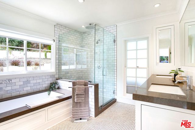 5866 Spring Oak Drive, Los Angeles, CA 90068