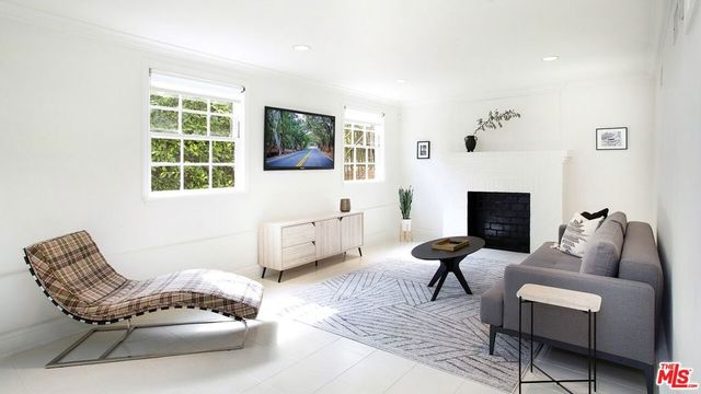 5866 Spring Oak Drive, Los Angeles, CA 90068