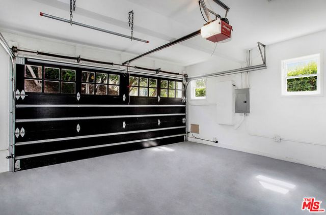 5866 Spring Oak Drive, Los Angeles, CA 90068