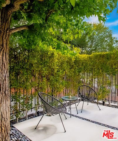 5866 Spring Oak Drive, Los Angeles, CA 90068