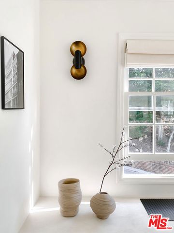 5866 Spring Oak Drive, Los Angeles, CA 90068