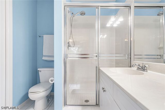 186 Pebble Shores DR 201, Naples, FL 34110