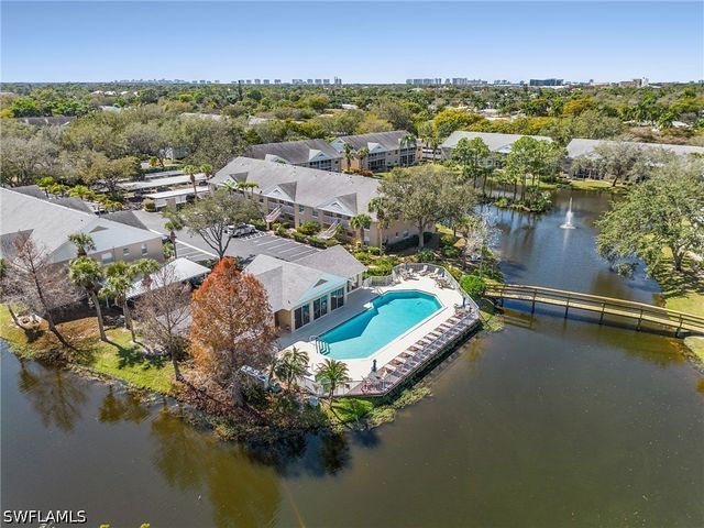 186 Pebble Shores DR 201, Naples, FL 34110