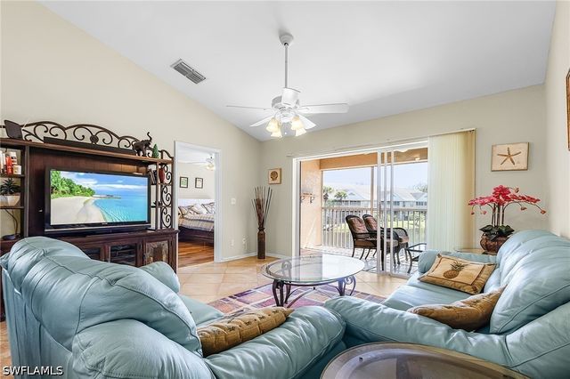 186 Pebble Shores DR 201, Naples, FL 34110