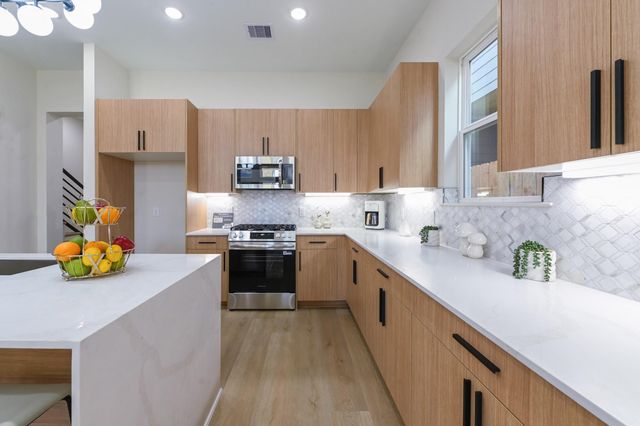 14113A Bridgeport, Houston, TX 77047