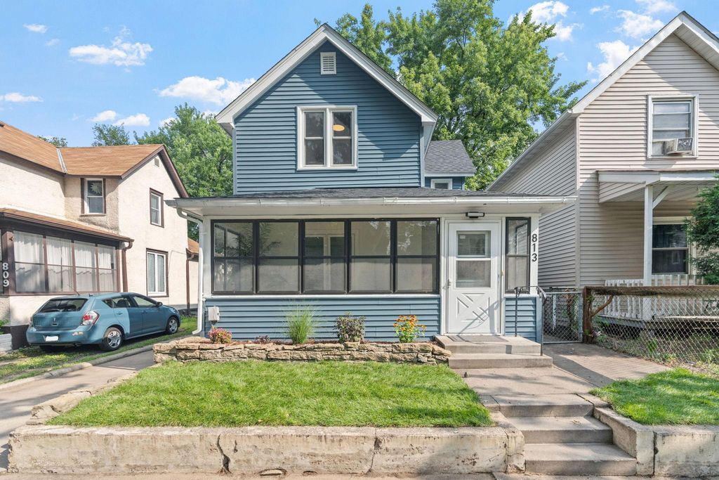 813 26th Avenue NE, Minneapolis, MN 55418