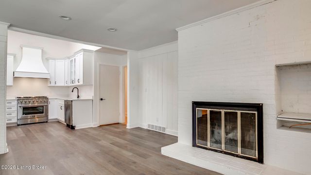 2706 Lime Kiln Ln, Louisville, KY 40222
