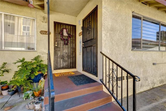 12021 S Figueroa, Los Angeles, CA 90061