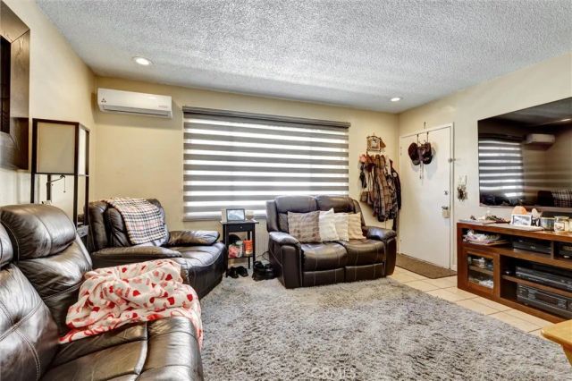 12021 S Figueroa, Los Angeles, CA 90061