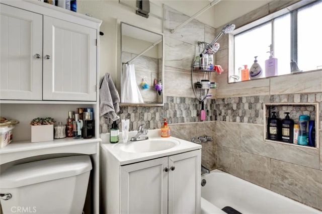 12021 S Figueroa, Los Angeles, CA 90061