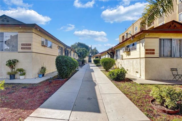 12021 S Figueroa, Los Angeles, CA 90061