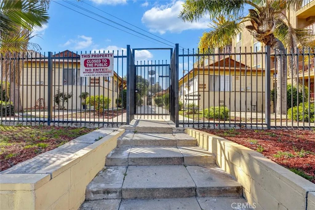 12021 S Figueroa, Los Angeles, CA 90061