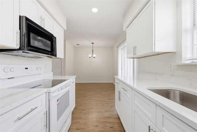 910 Cedar Terrace, Cedar Hill, TX 75104