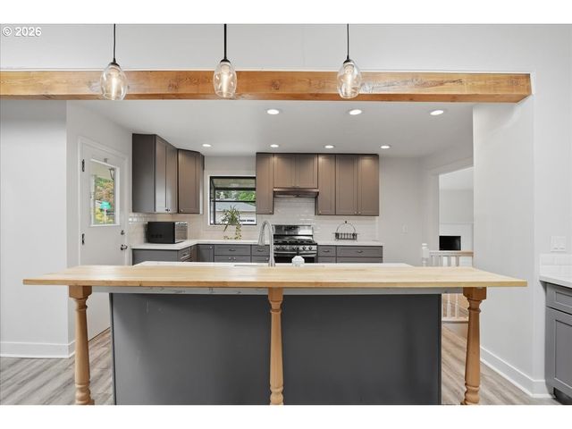 10834 Se LONG St, Portland, OR 97266