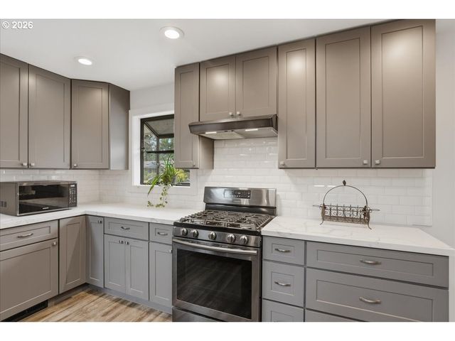 10834 Se LONG St, Portland, OR 97266