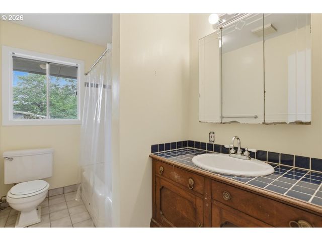 10834 Se LONG St, Portland, OR 97266