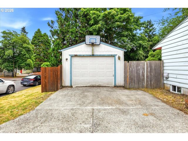10834 Se LONG St, Portland, OR 97266