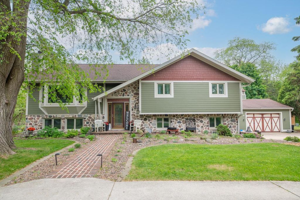 N29W29951 Shel-Mar DRIVE, Pewaukee, WI 53072