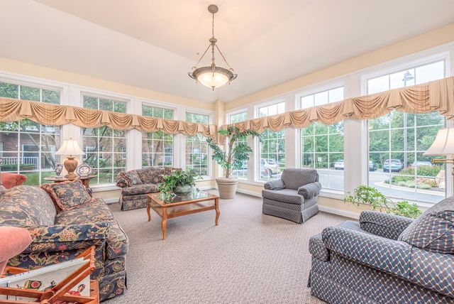 801 N MCLEAN Boulevard 136, Elgin, IL 60123
