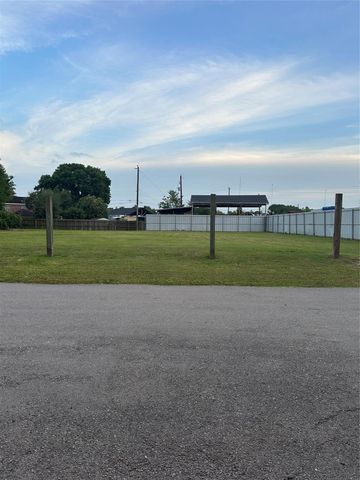 6721 Whitton Drive, Houston, TX 77085